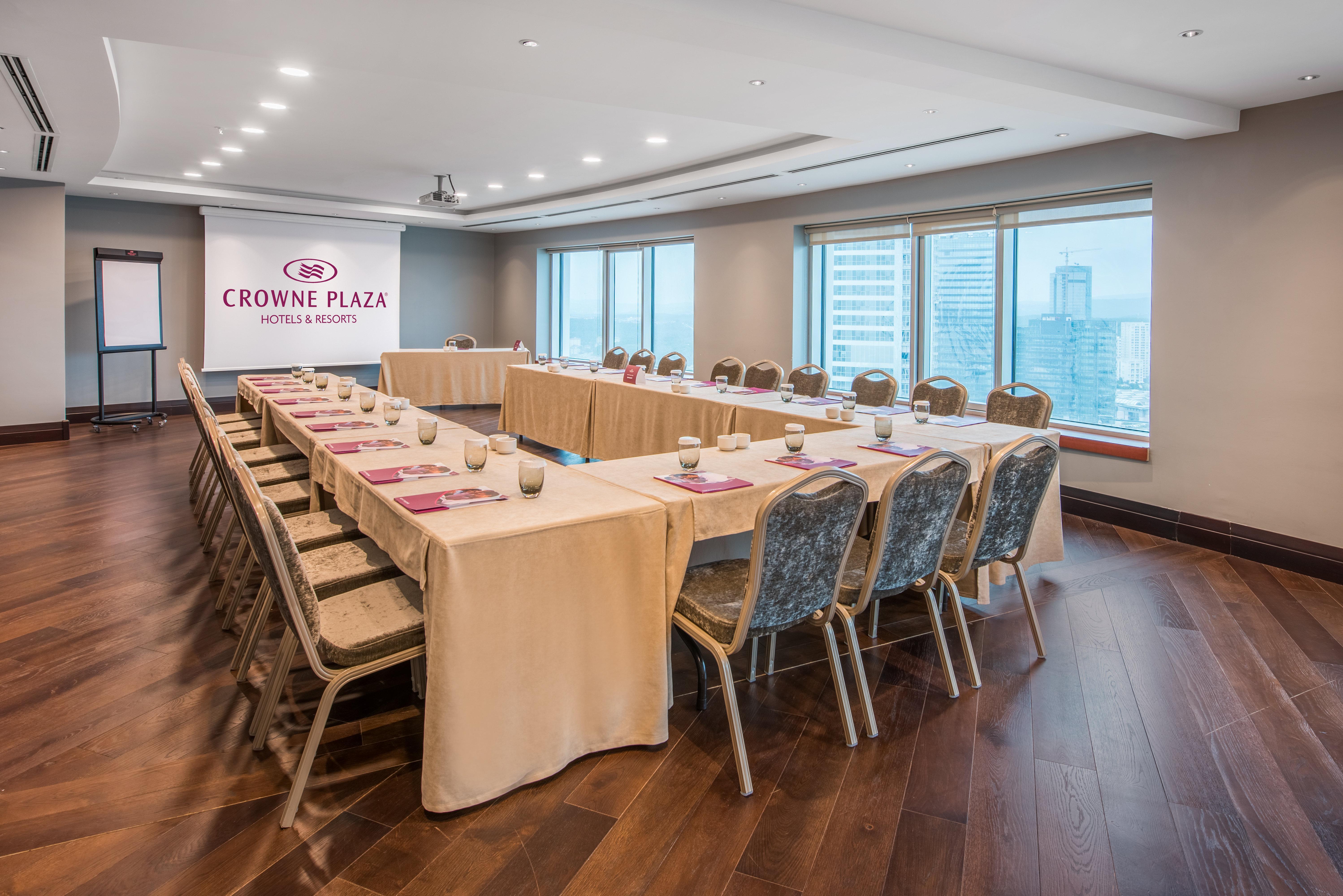 Отель Crowne Plaza Istanbul Oryapark By Ihg Экстерьер фото