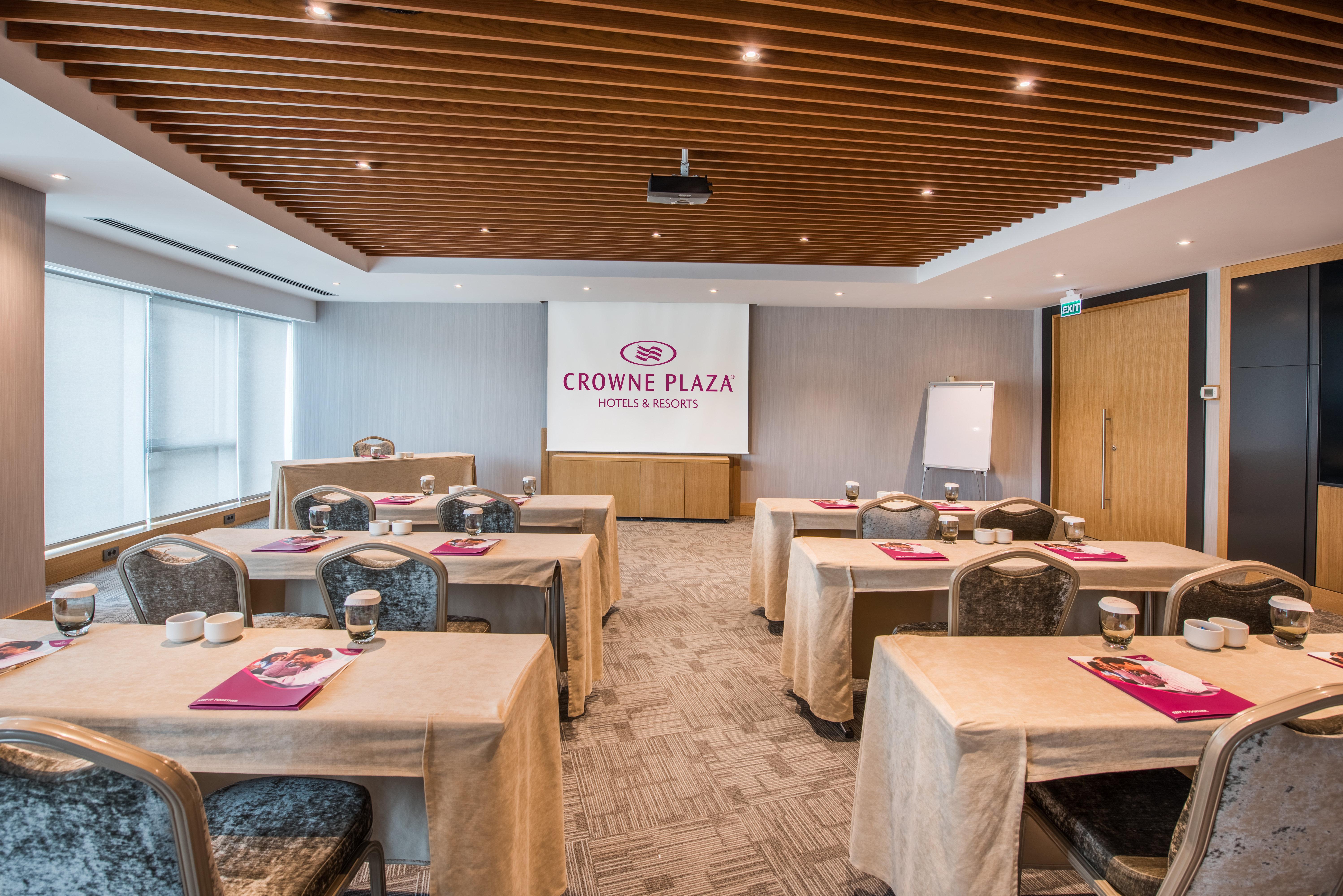 Отель Crowne Plaza Istanbul Oryapark By Ihg Экстерьер фото