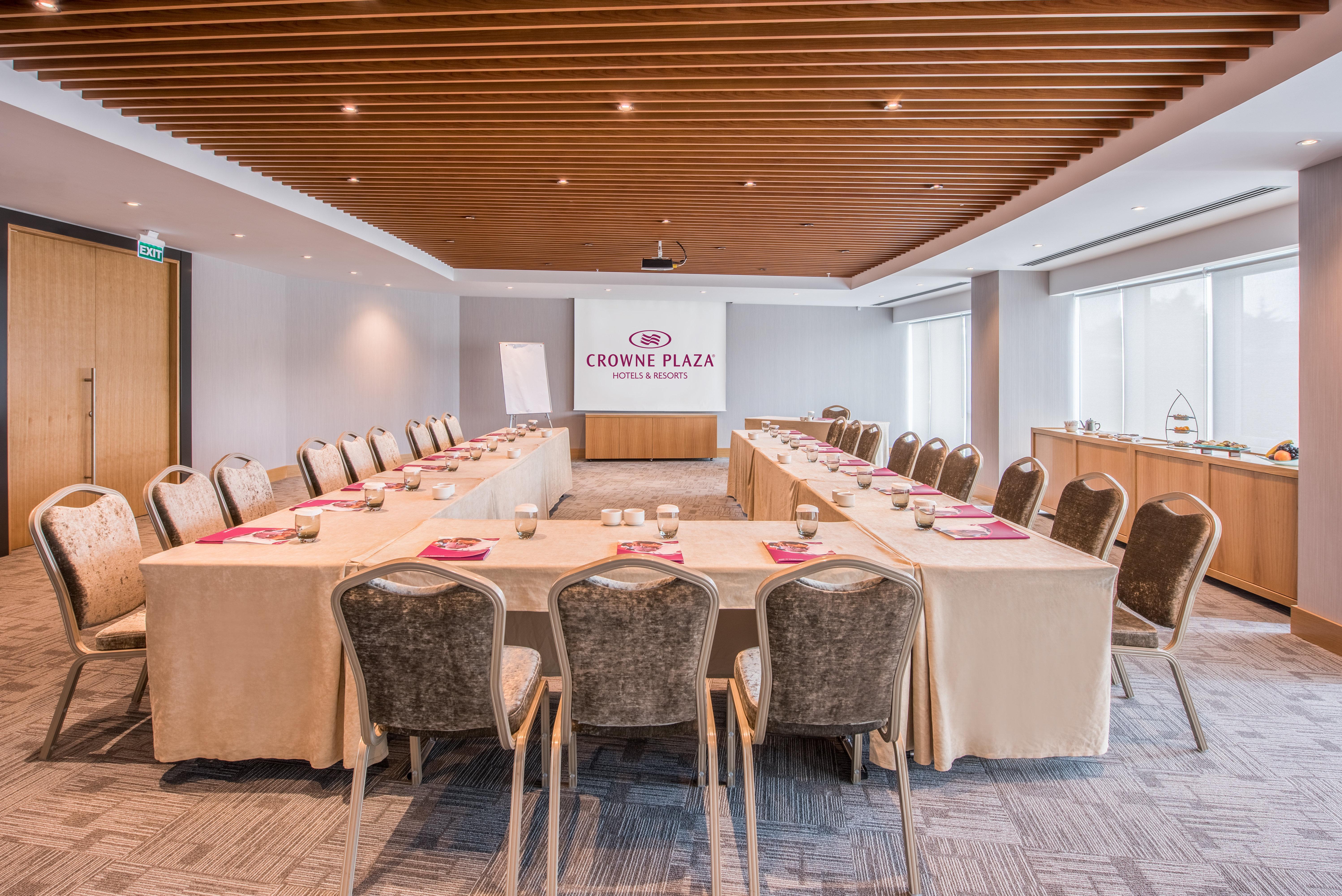 Отель Crowne Plaza Istanbul Oryapark By Ihg Экстерьер фото