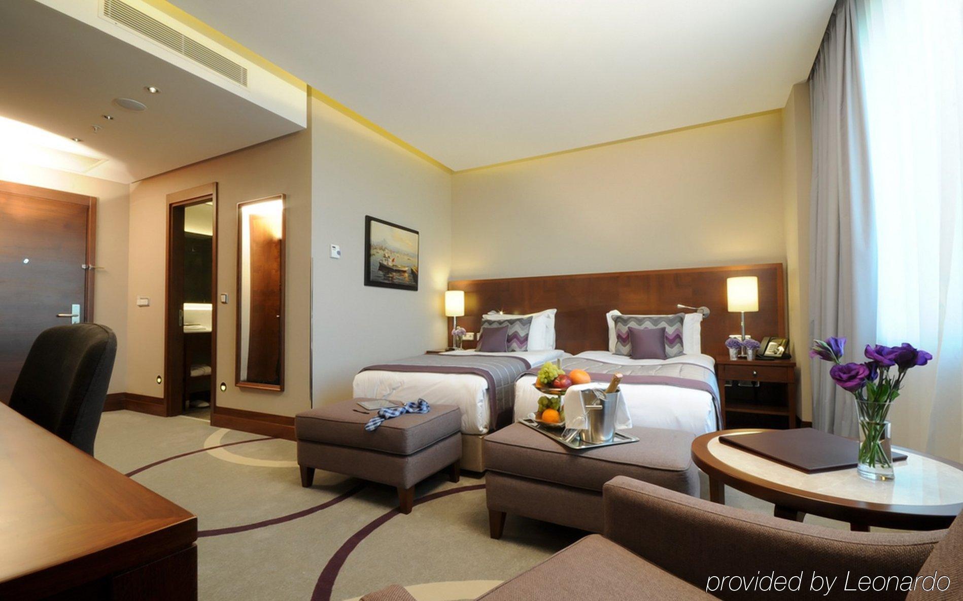 Отель Crowne Plaza Istanbul Oryapark By Ihg Экстерьер фото